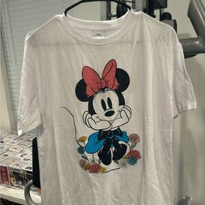 Women’s Disney Mickey Mouse T-Shirt Size Medium